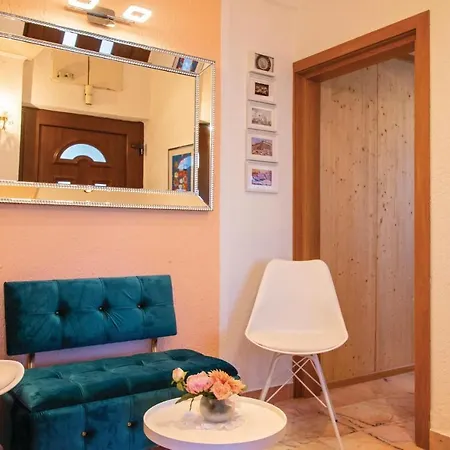 Nice In W/ 1 Bedrooms Apartment Peroj